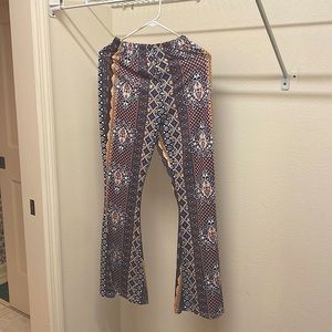 Flared leggings/stretchy/thin/flowy